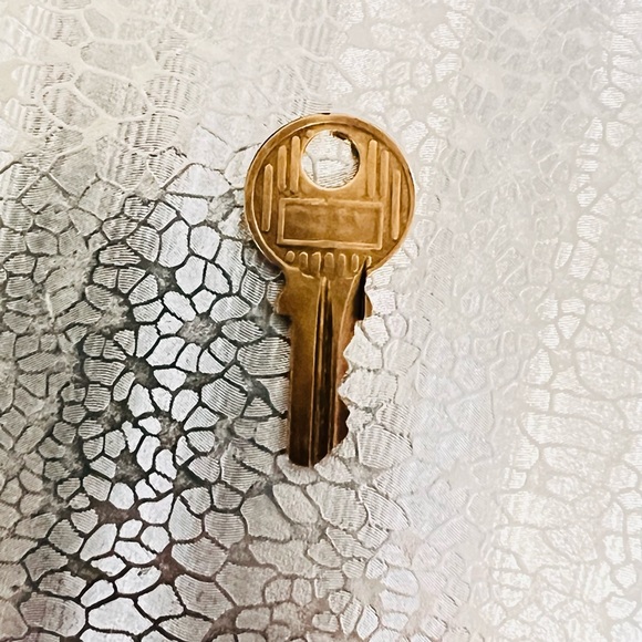 RARE Angel #222 LV Lock & Key - Picture 13 of 13